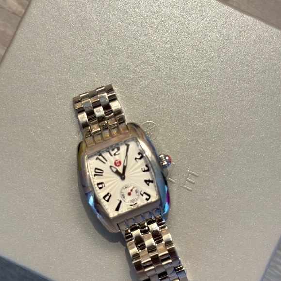 Beautiful Watch - Picture 6 of 10